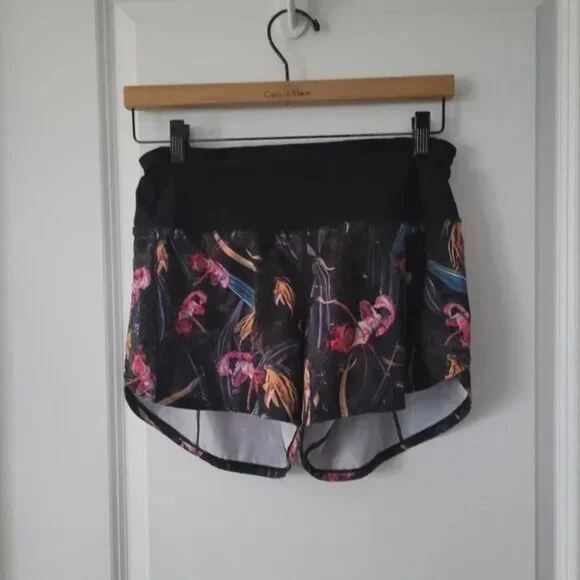 LULULEMON SPEED UP SHORTS SIZE 8 - Picture 2 of 7